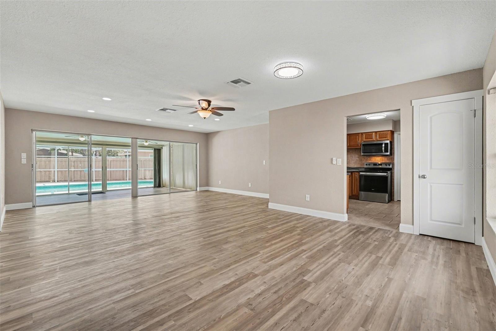 Image 20 of 26 For 1338 Pilgrim Rd