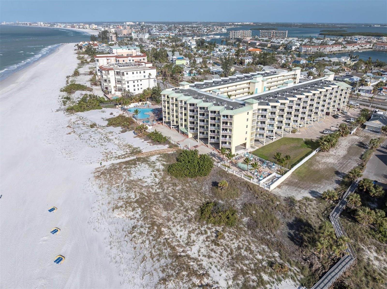 Image 38 of 45 For 12000 Gulf Boulevard 603n