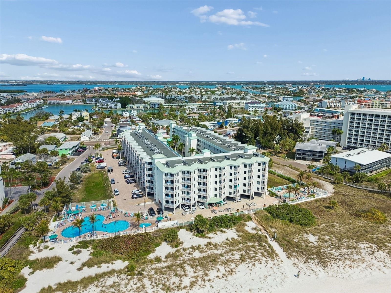Image 39 of 45 For 12000 Gulf Boulevard 603n
