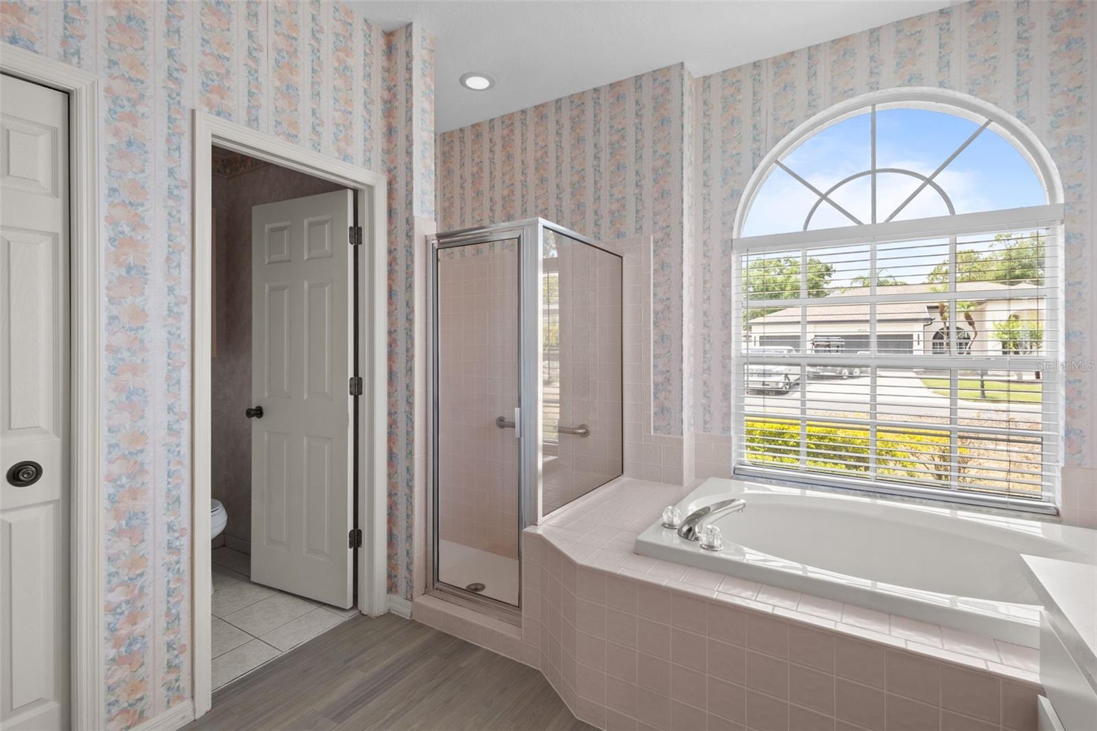 Listing photo id 9 for 18543 Bittern Avenue