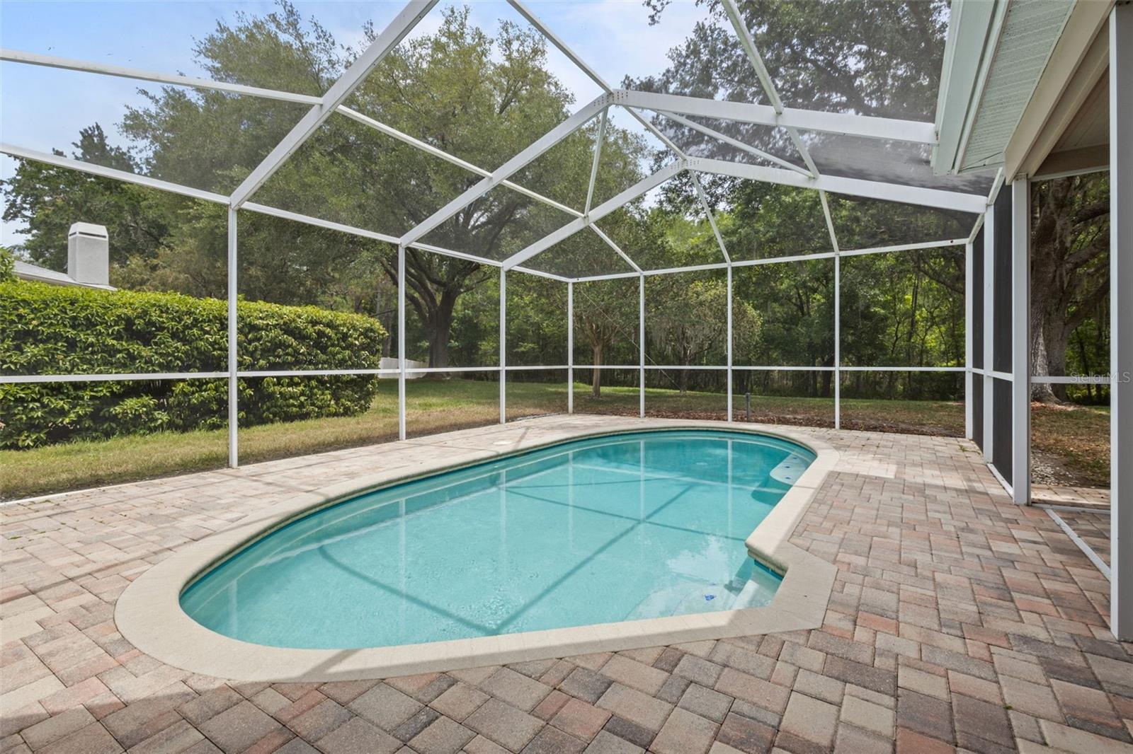 Listing photo id 0 for 18543 Bittern Avenue