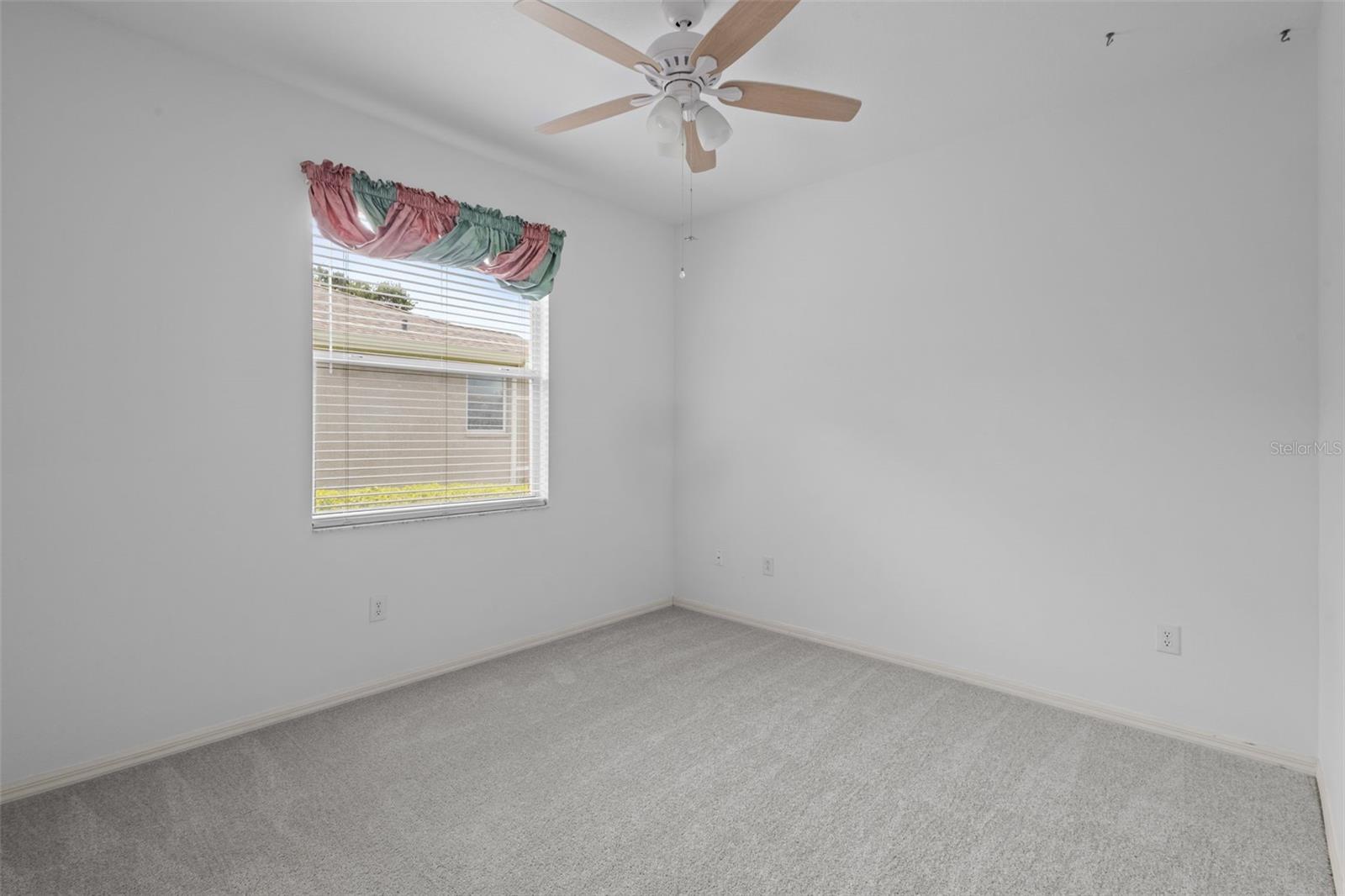 Listing photo id 35 for 18543 Bittern Avenue