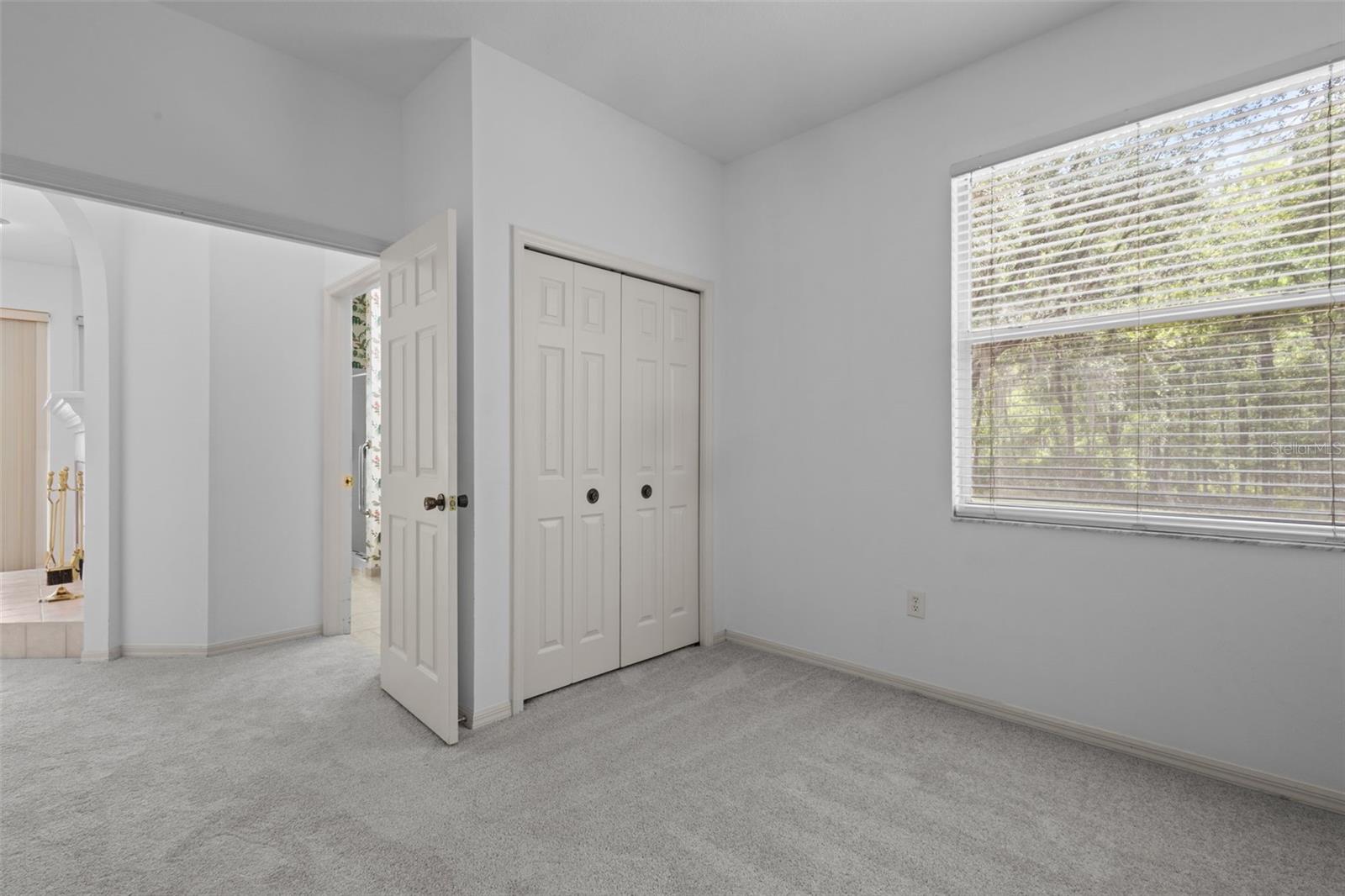 Listing photo id 39 for 18543 Bittern Avenue