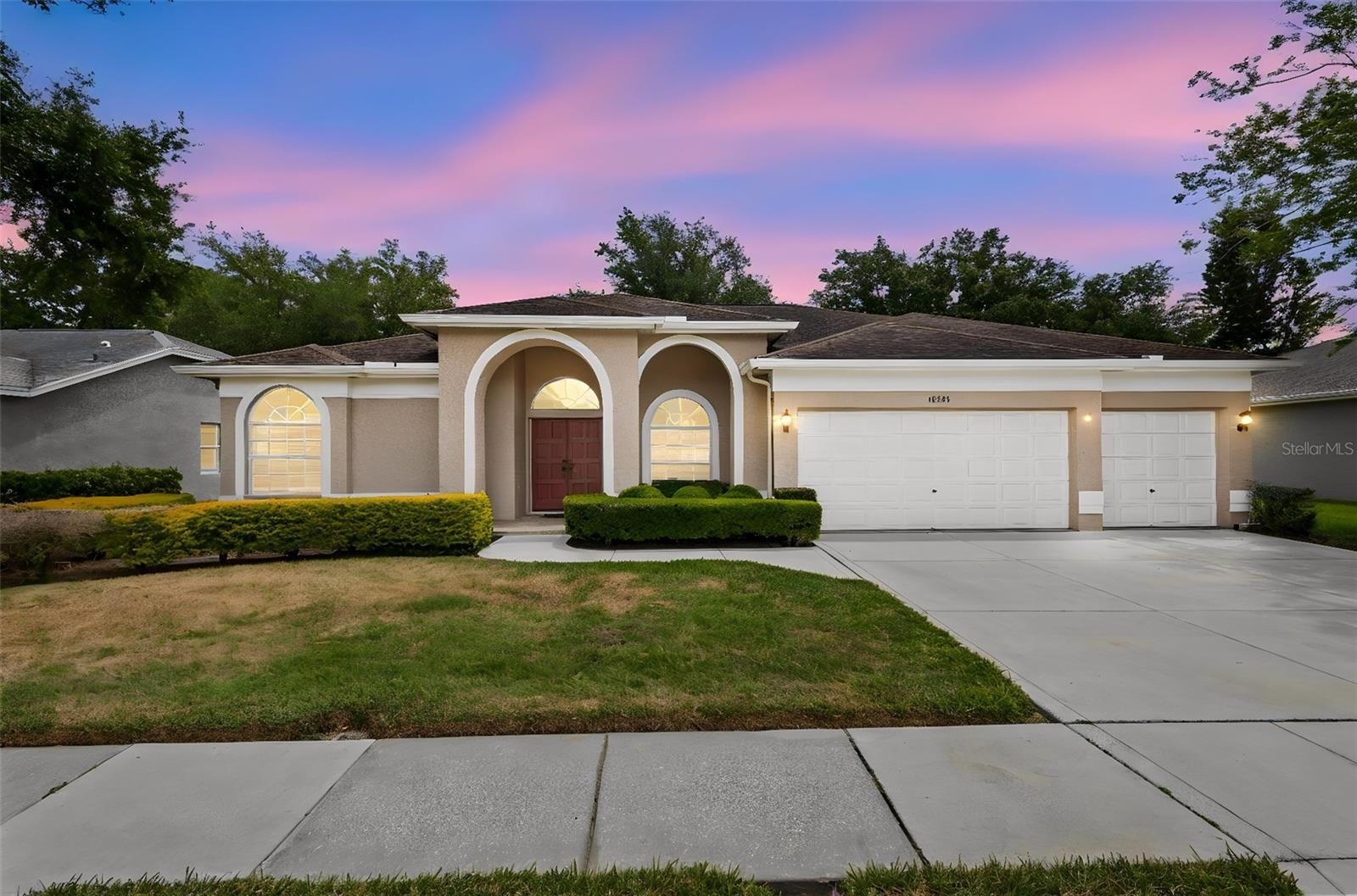 Listing photo id 41 for 18543 Bittern Avenue