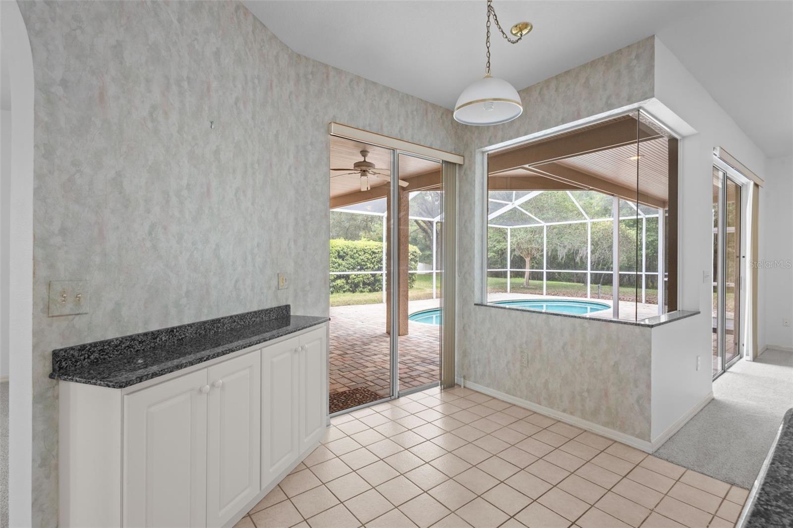 Listing photo id 5 for 18543 Bittern Avenue