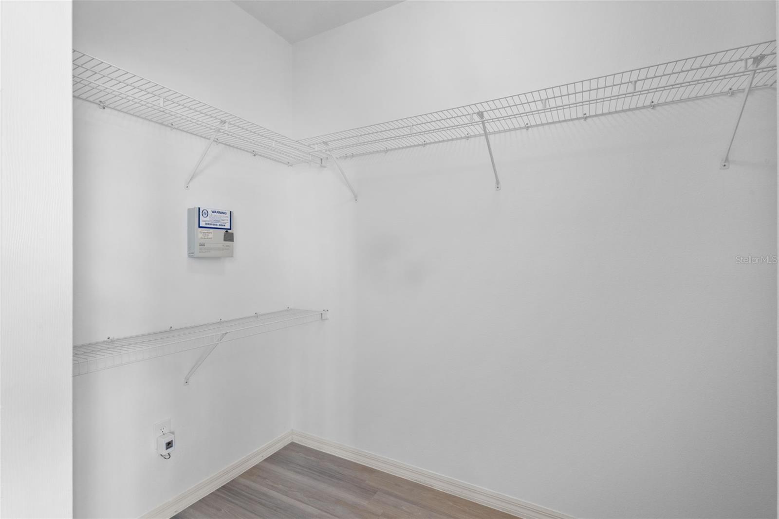 Listing photo id 7 for 18543 Bittern Avenue