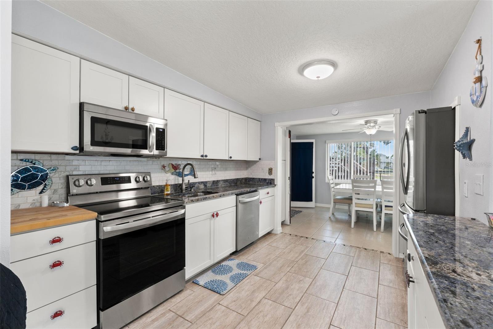 Image 11 of 50 For 7235 Maryland Avenue