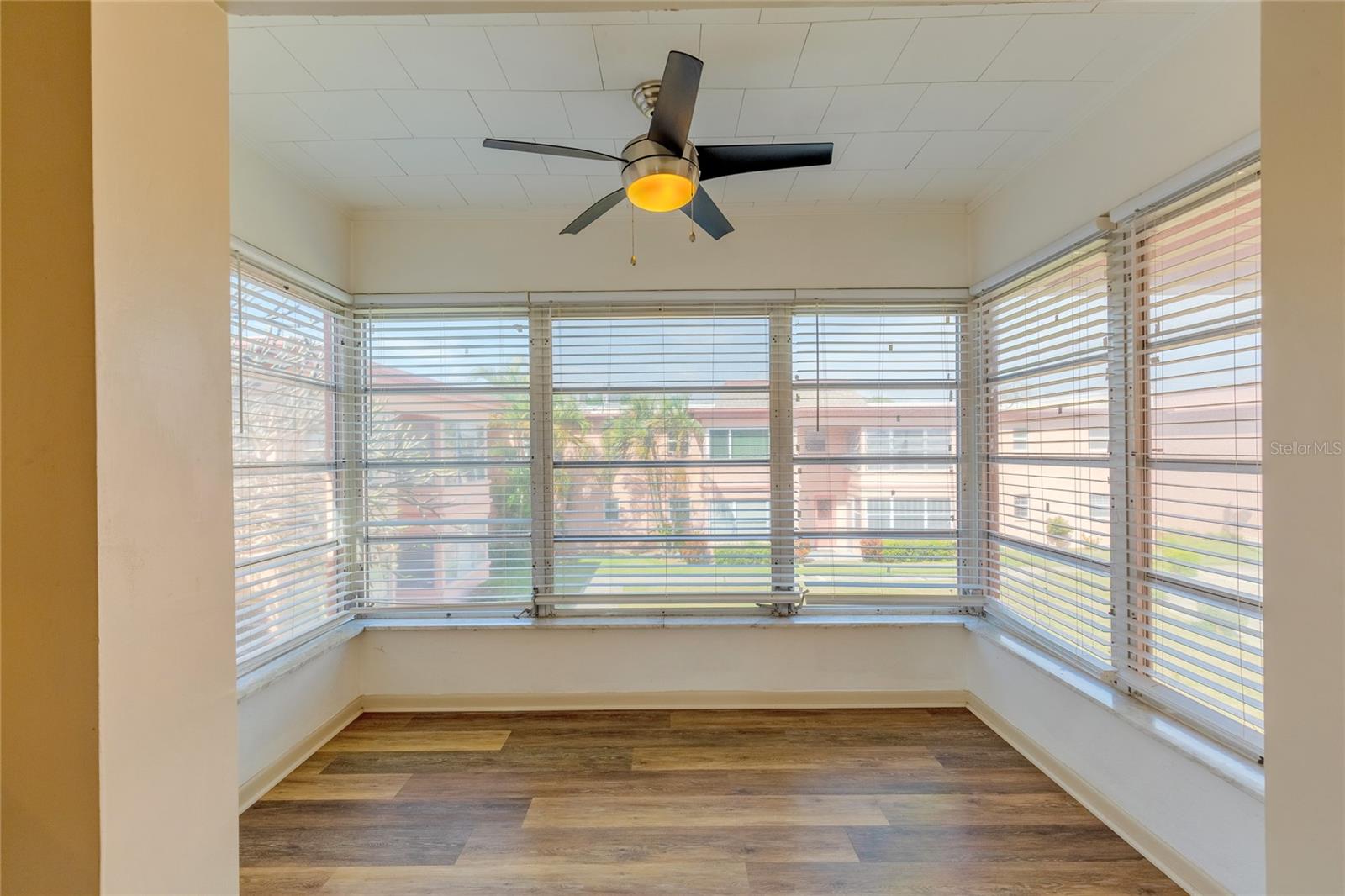 Listing photo id 9 for 7011 Place De La Paix  2a