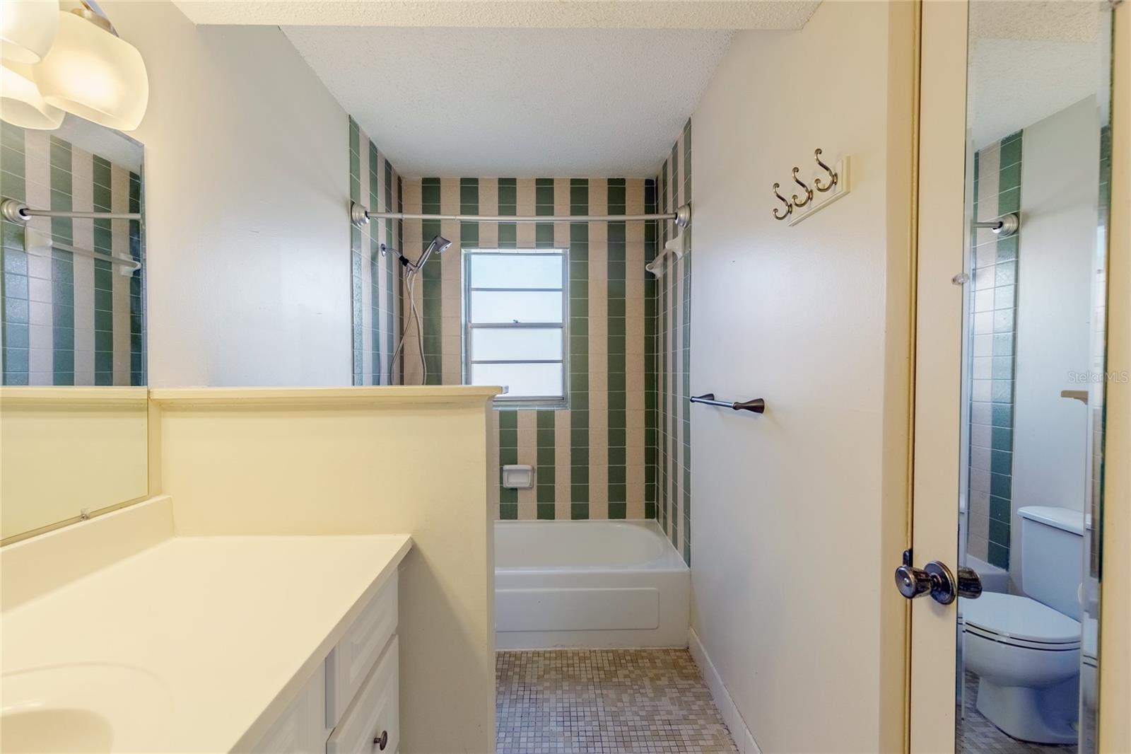Listing photo id 18 for 7011 Place De La Paix  2a