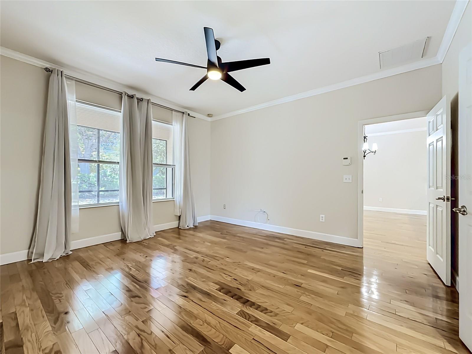 Listing photo id 9 for 1027 Orca Court