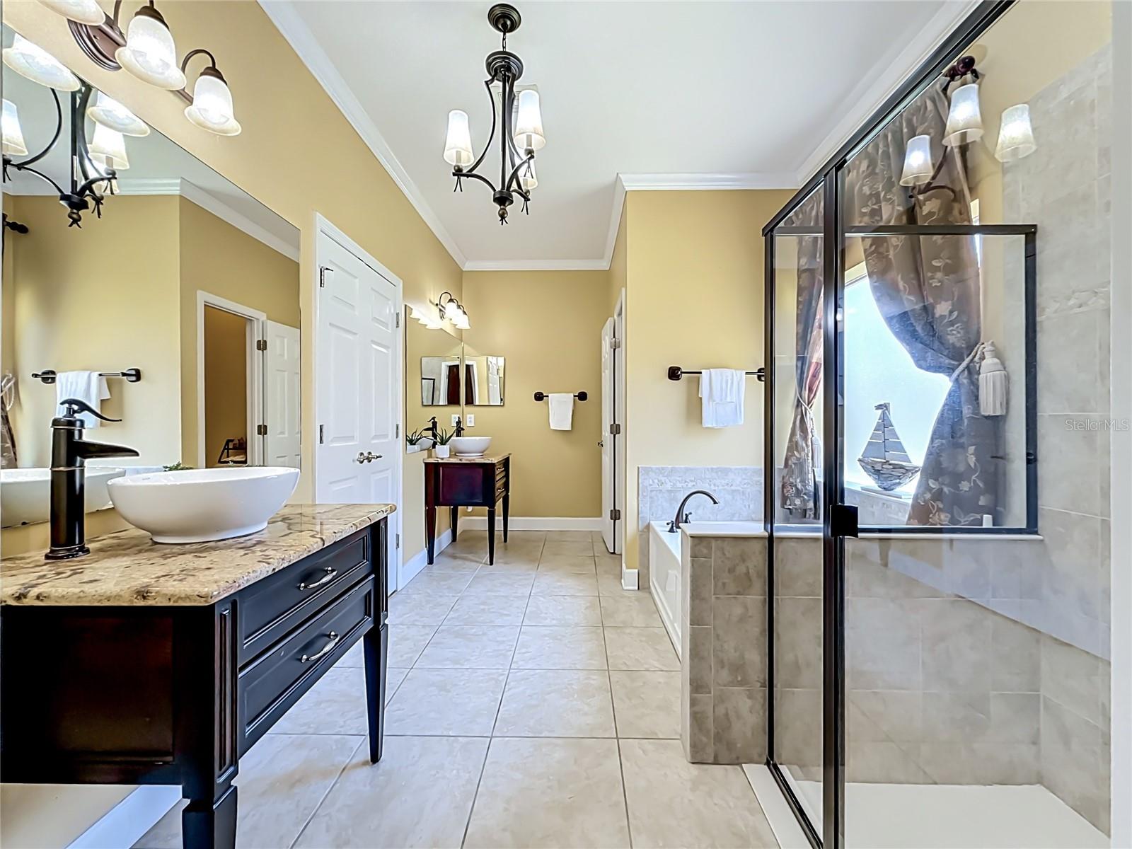 Listing photo id 11 for 1027 Orca Court