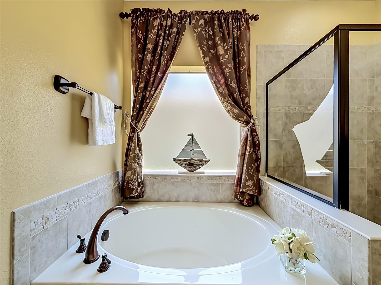 Listing photo id 13 for 1027 Orca Court