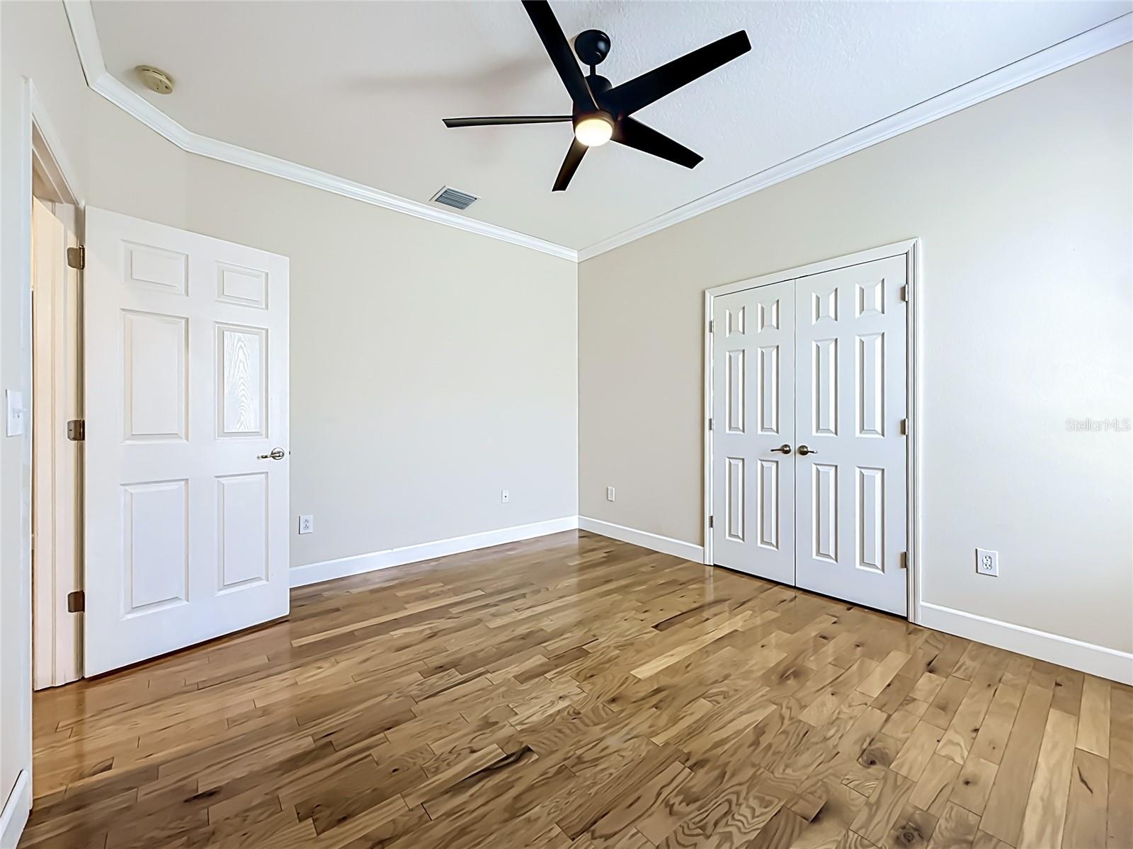 Listing photo id 15 for 1027 Orca Court