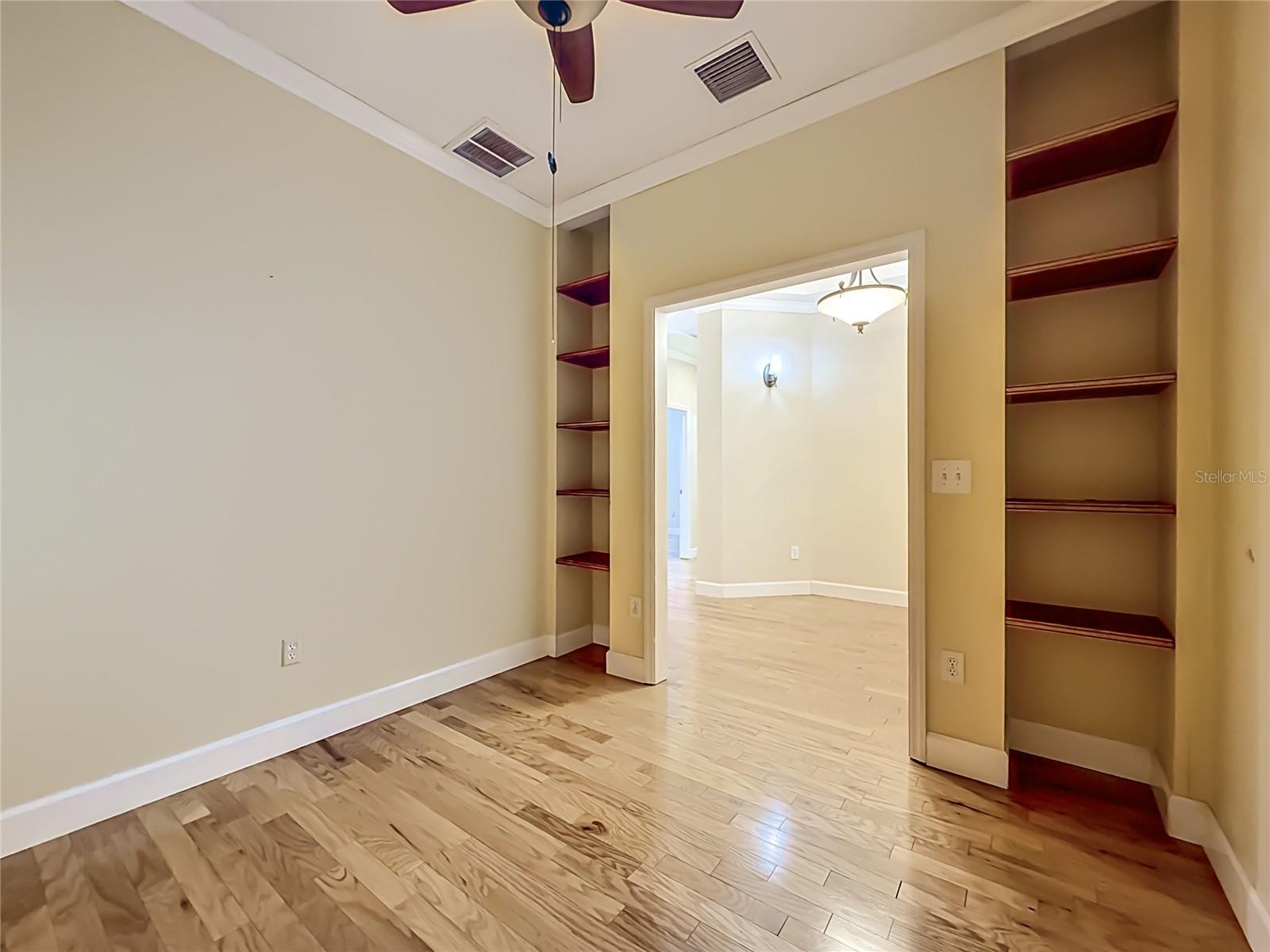 Listing photo id 22 for 1027 Orca Court