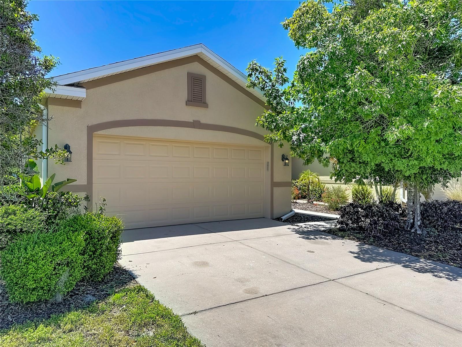 Listing photo id 1 for 1027 Orca Court