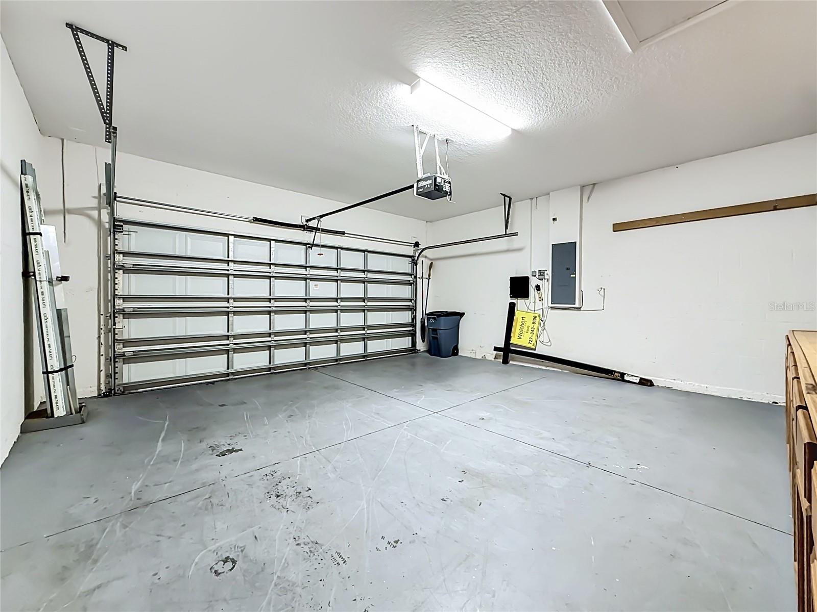 Listing photo id 46 for 1027 Orca Court