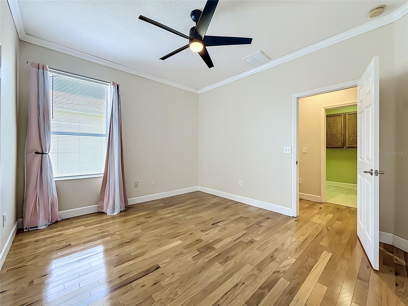 Listing photo id 48 for 1027 Orca Court