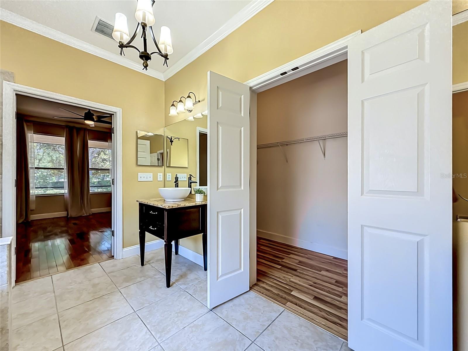 Listing photo id 51 for 1027 Orca Court