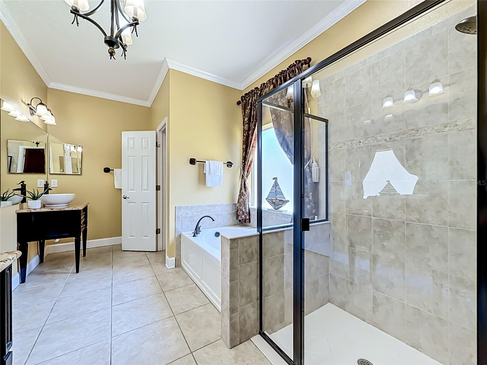 Listing photo id 54 for 1027 Orca Court