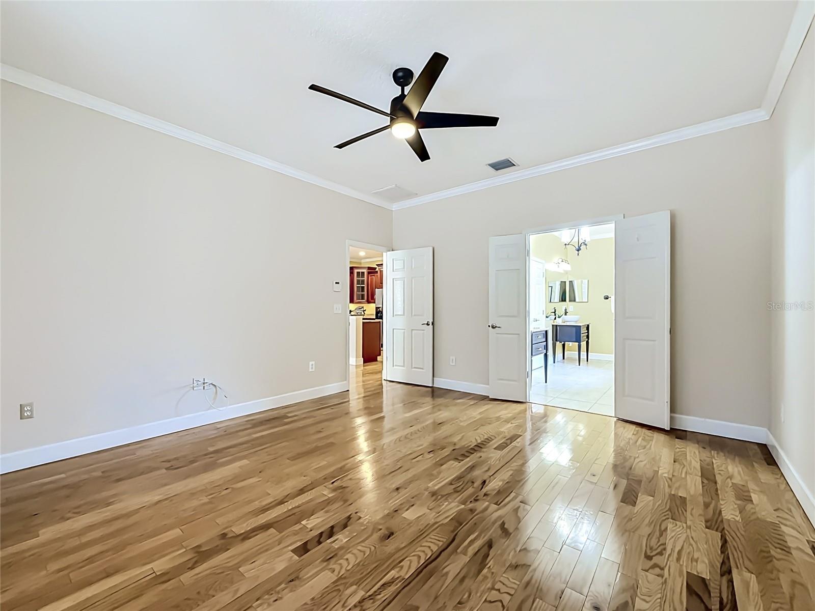 Listing photo id 55 for 1027 Orca Court