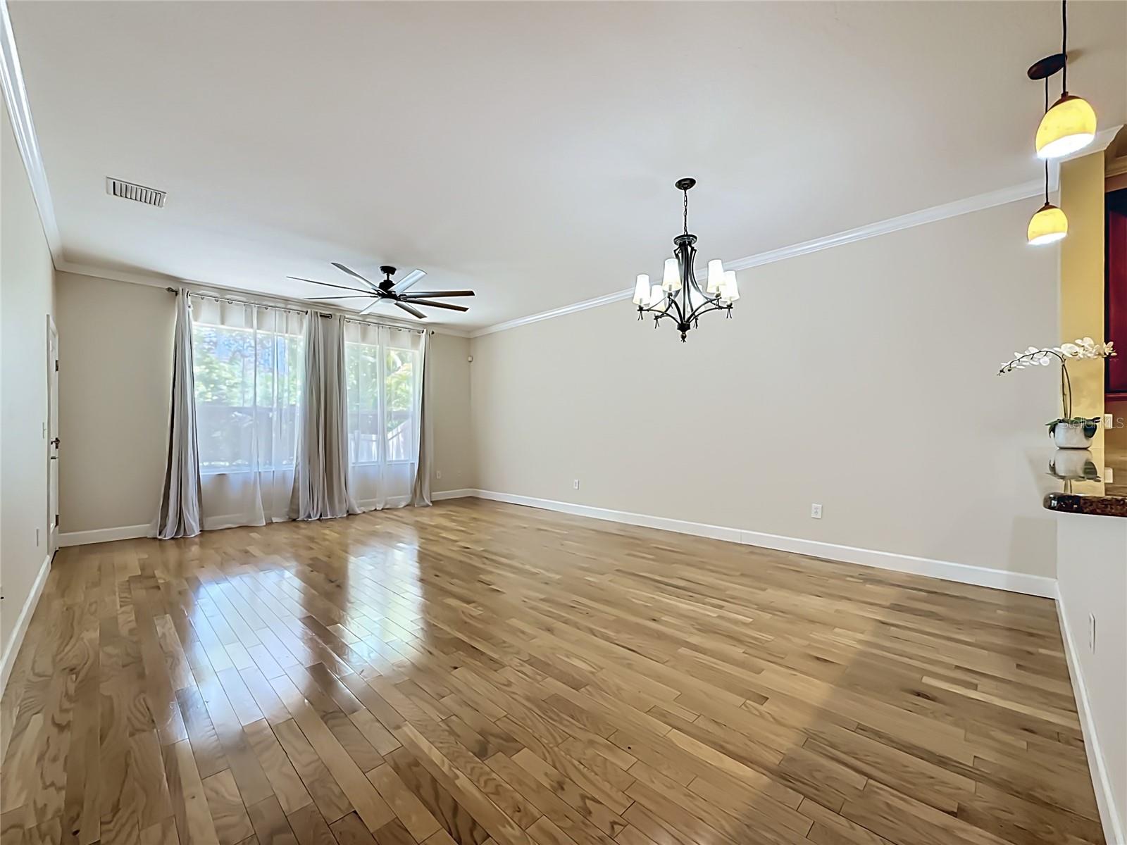 Listing photo id 60 for 1027 Orca Court