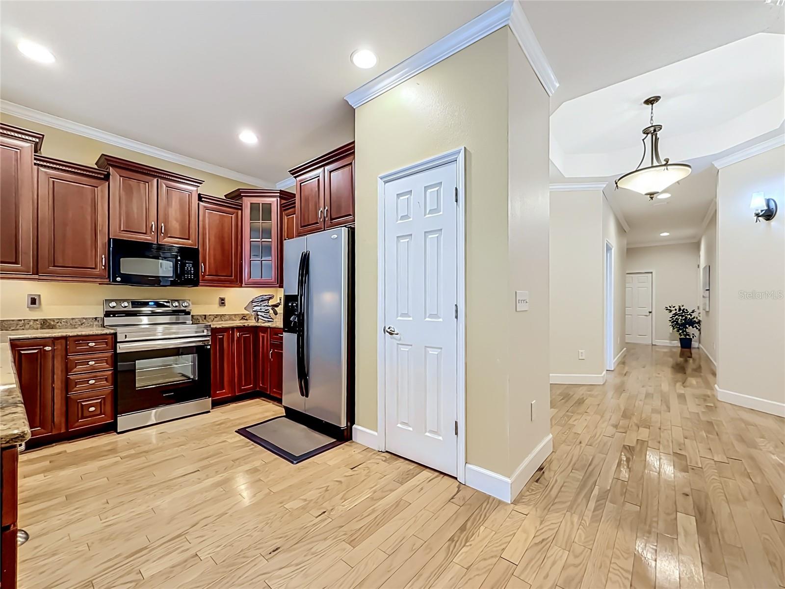 Listing photo id 64 for 1027 Orca Court