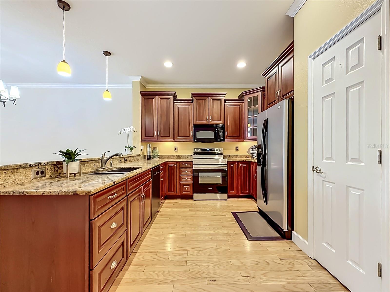 Listing photo id 65 for 1027 Orca Court