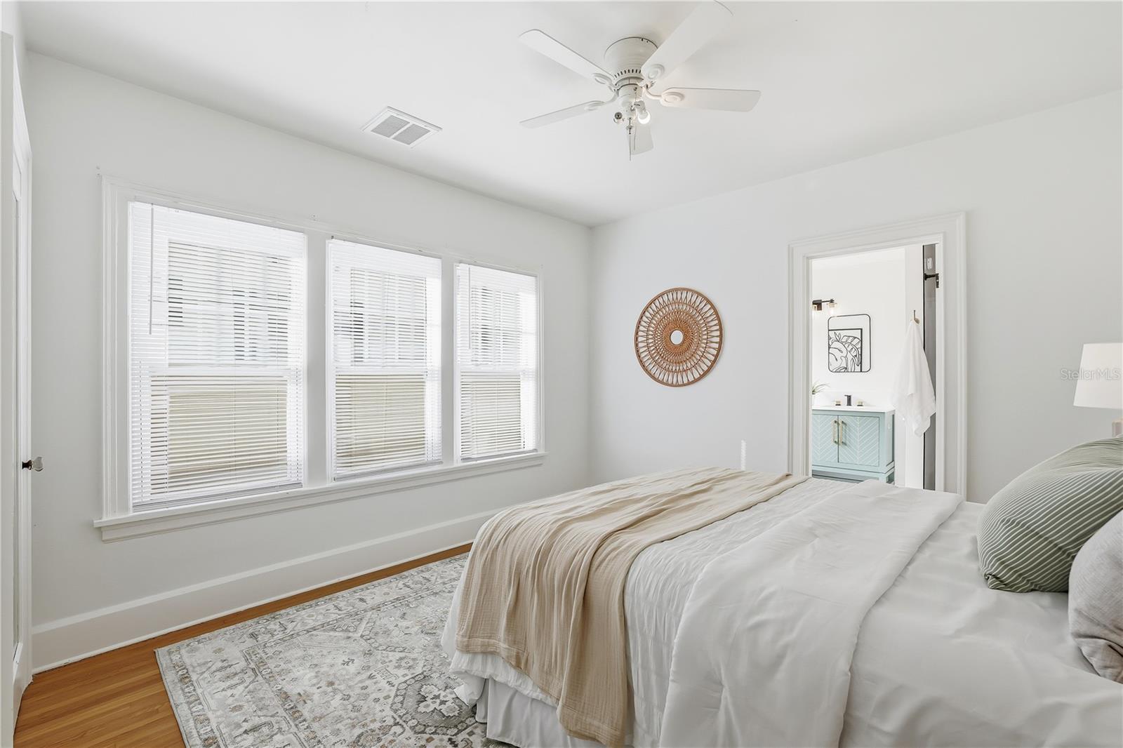 Image 19 of 26 For 918 45th Street N