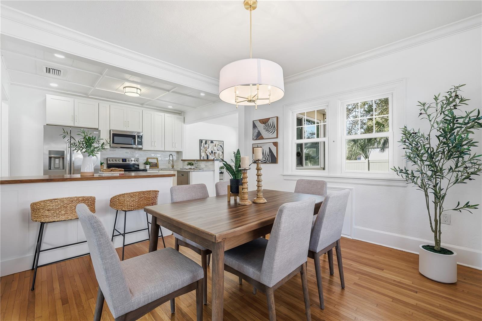 Image 3 of 26 For 918 45th Street N