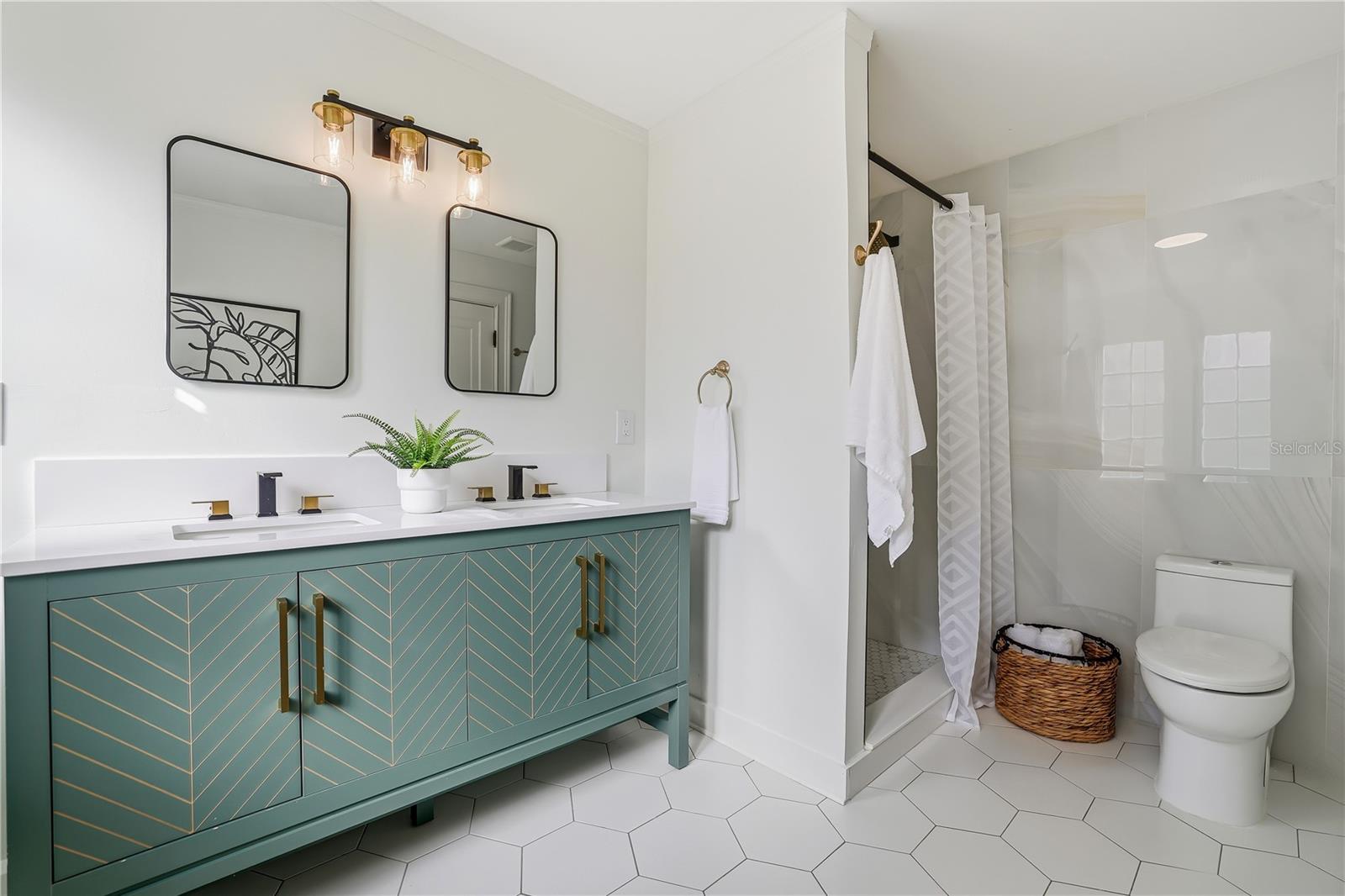 Image 4 of 26 For 918 45th Street N