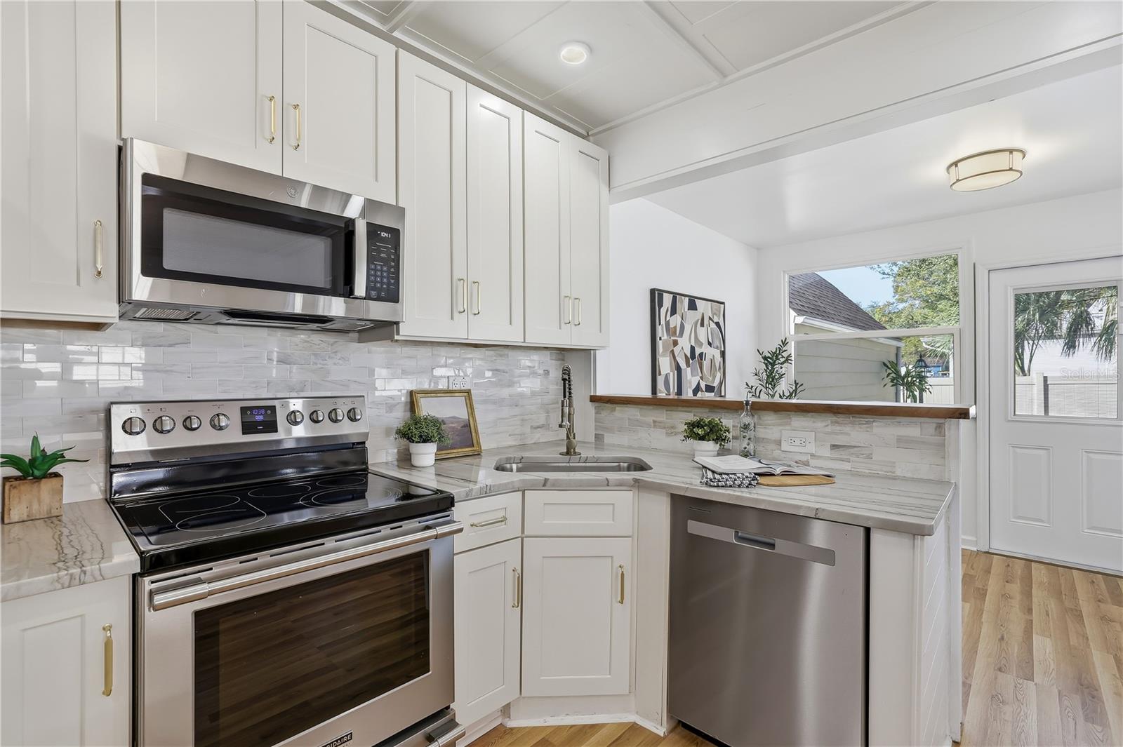 Image 5 of 26 For 918 45th Street N