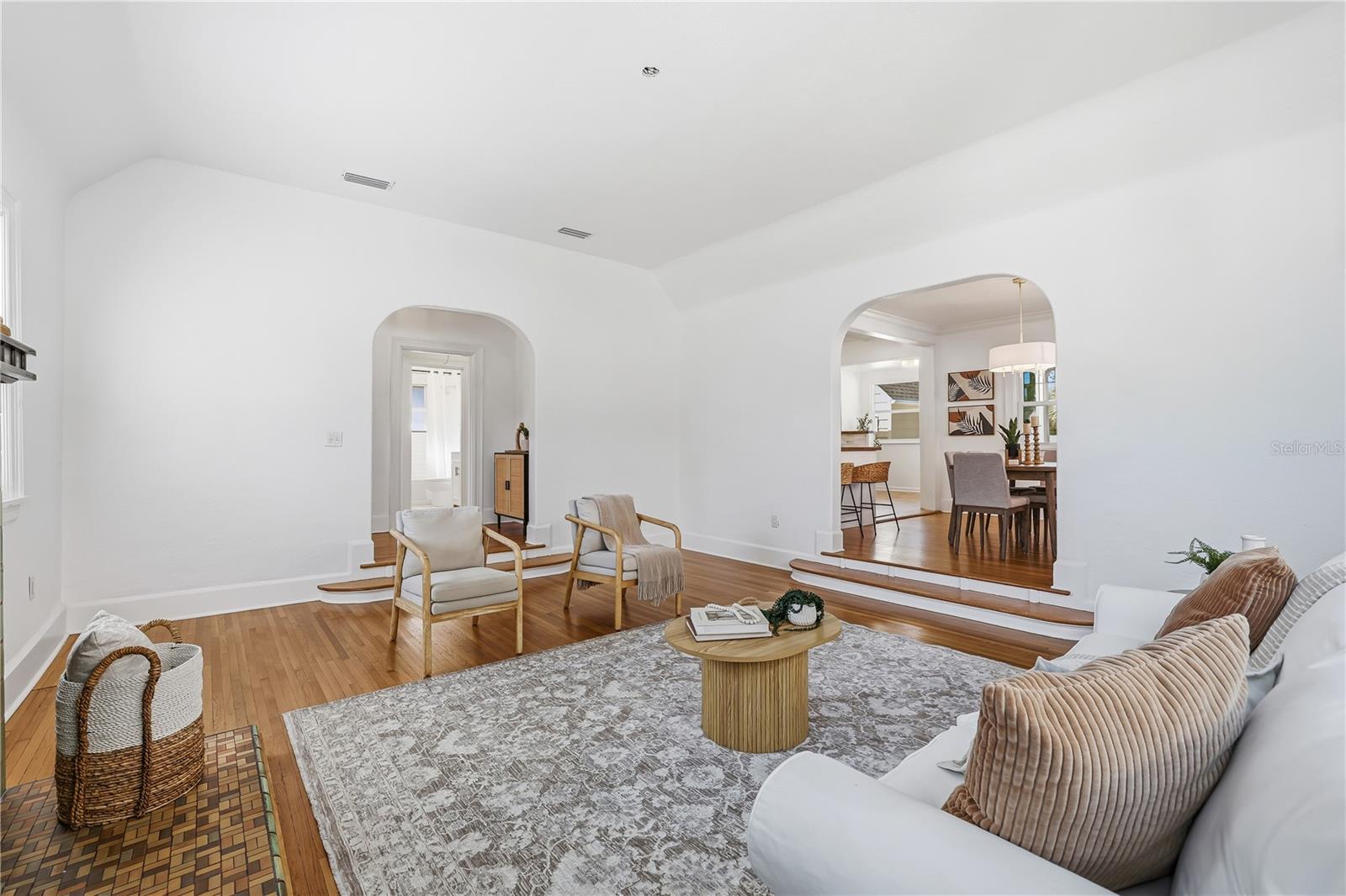 Image 9 of 26 For 918 45th Street N