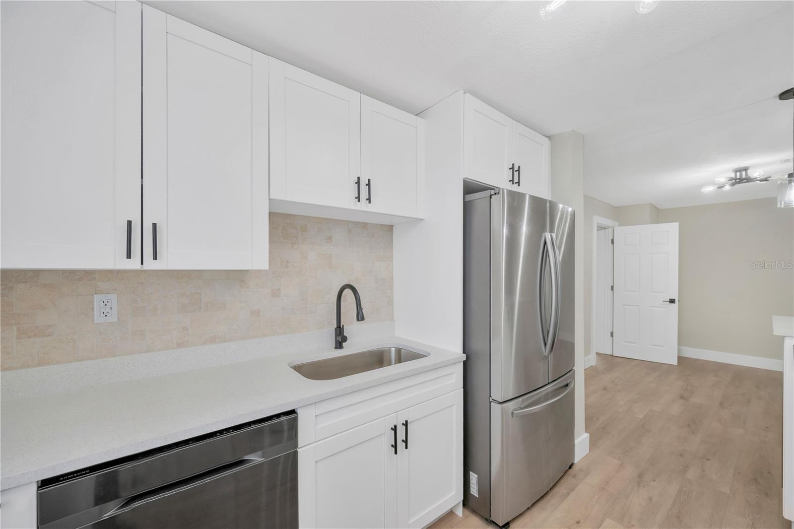 Listing photo id 8 for 3206 24th Avenue