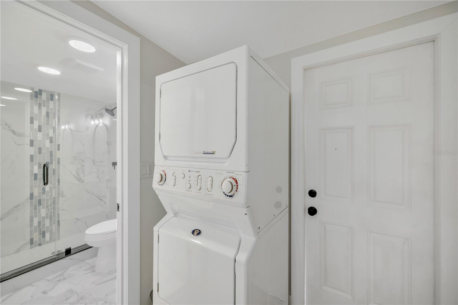 Listing photo id 10 for 3206 24th Avenue