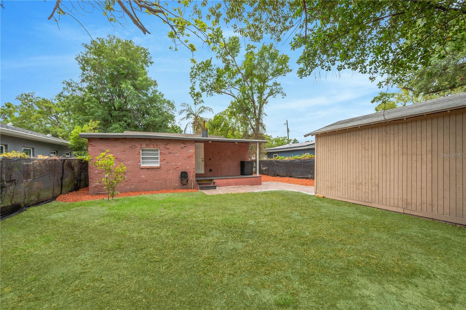 Listing photo id 15 for 3206 24th Avenue