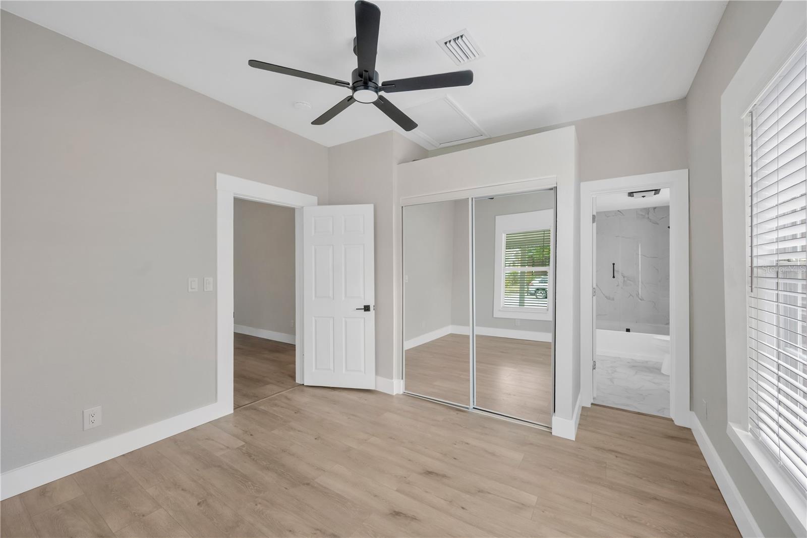 Listing photo id 4 for 3206 24th Avenue