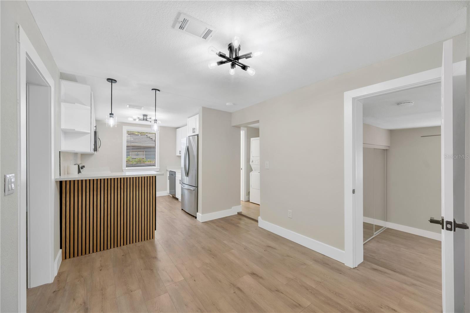 Listing photo id 6 for 3206 24th Avenue