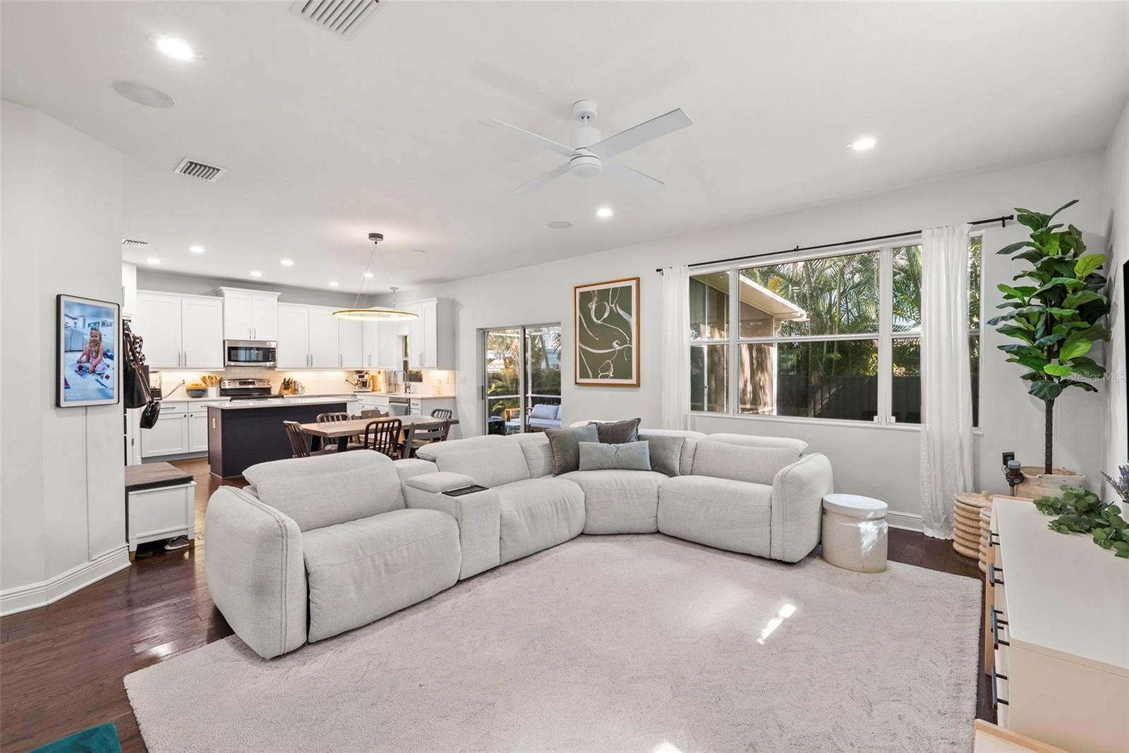 Image 19 of 55 For 3401 Oakellar Avenue