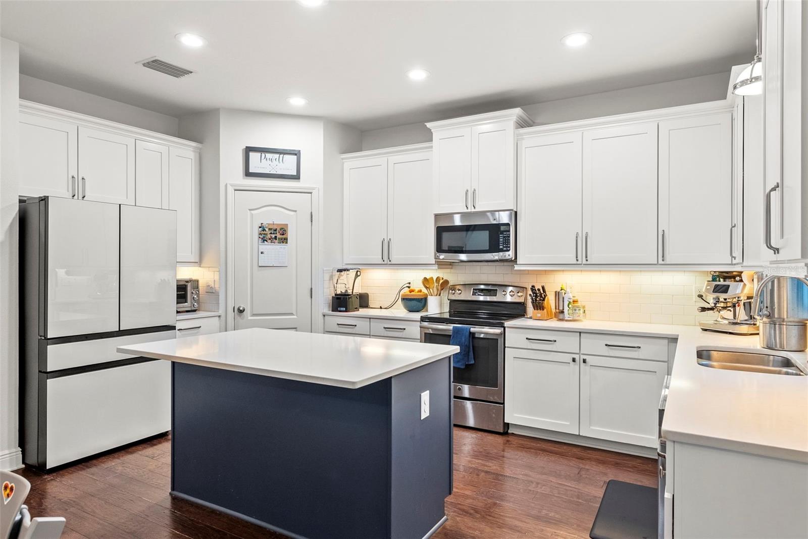 Image 23 of 55 For 3401 Oakellar Avenue