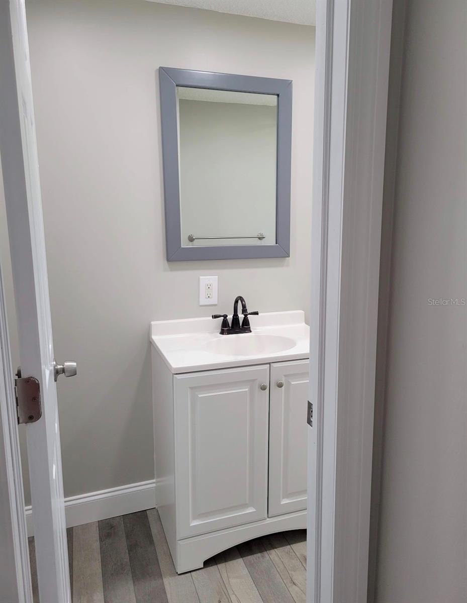 Image 6 of 8 For 13496 Rena Drive