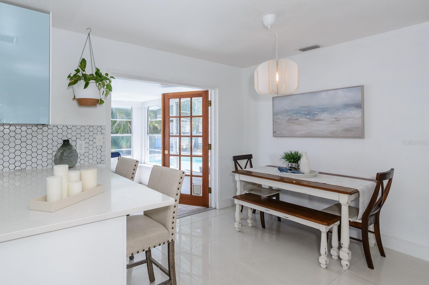 Listing photo id 10 for 1435 77th Avenue N