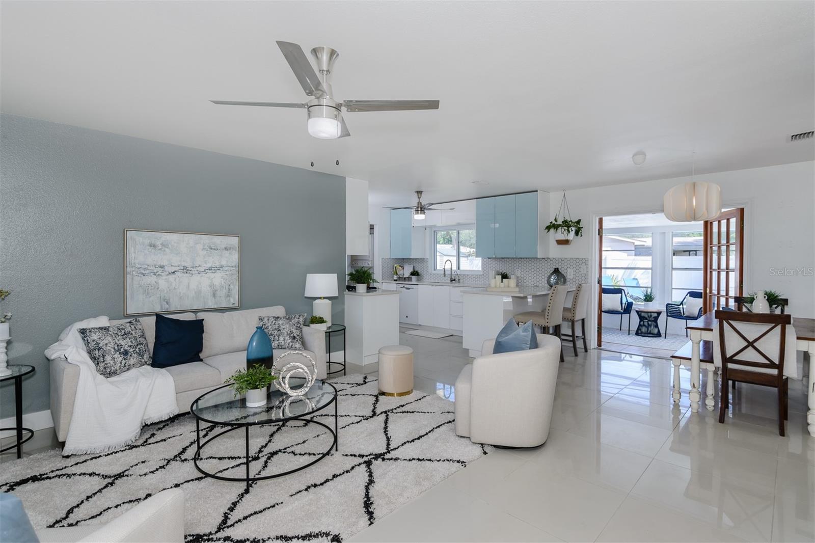 Listing photo id 0 for 1435 77th Avenue N