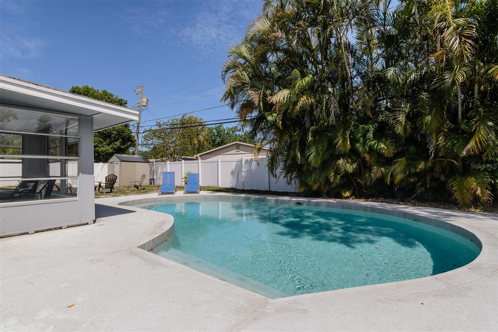 Listing photo id 26 for 1435 77th Avenue N