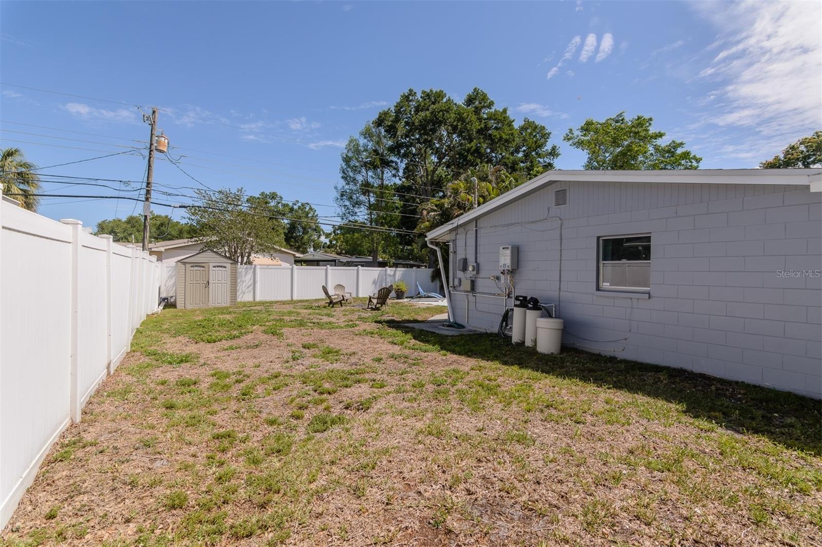 Listing photo id 30 for 1435 77th Avenue N