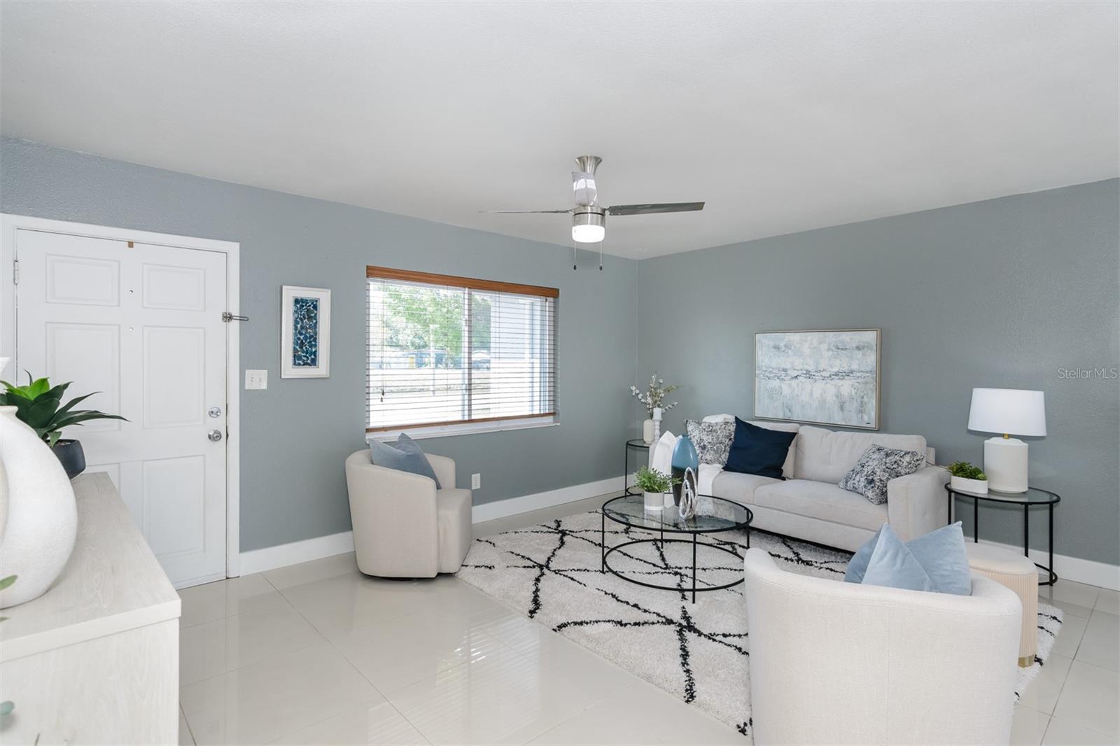 Listing photo id 2 for 1435 77th Avenue N