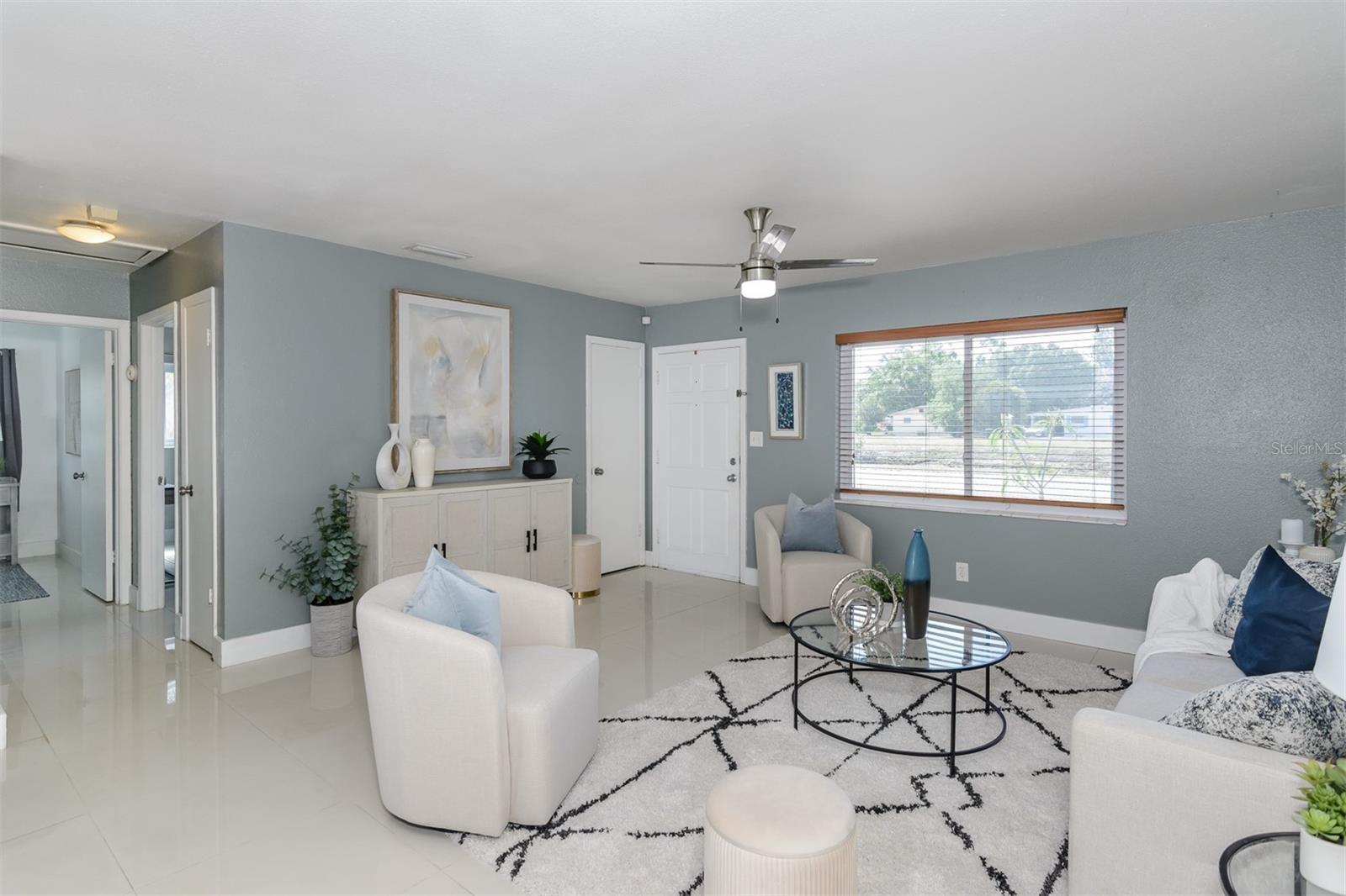 Listing photo id 4 for 1435 77th Avenue N