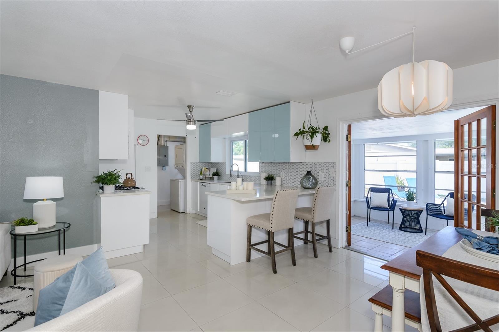 Listing photo id 5 for 1435 77th Avenue N