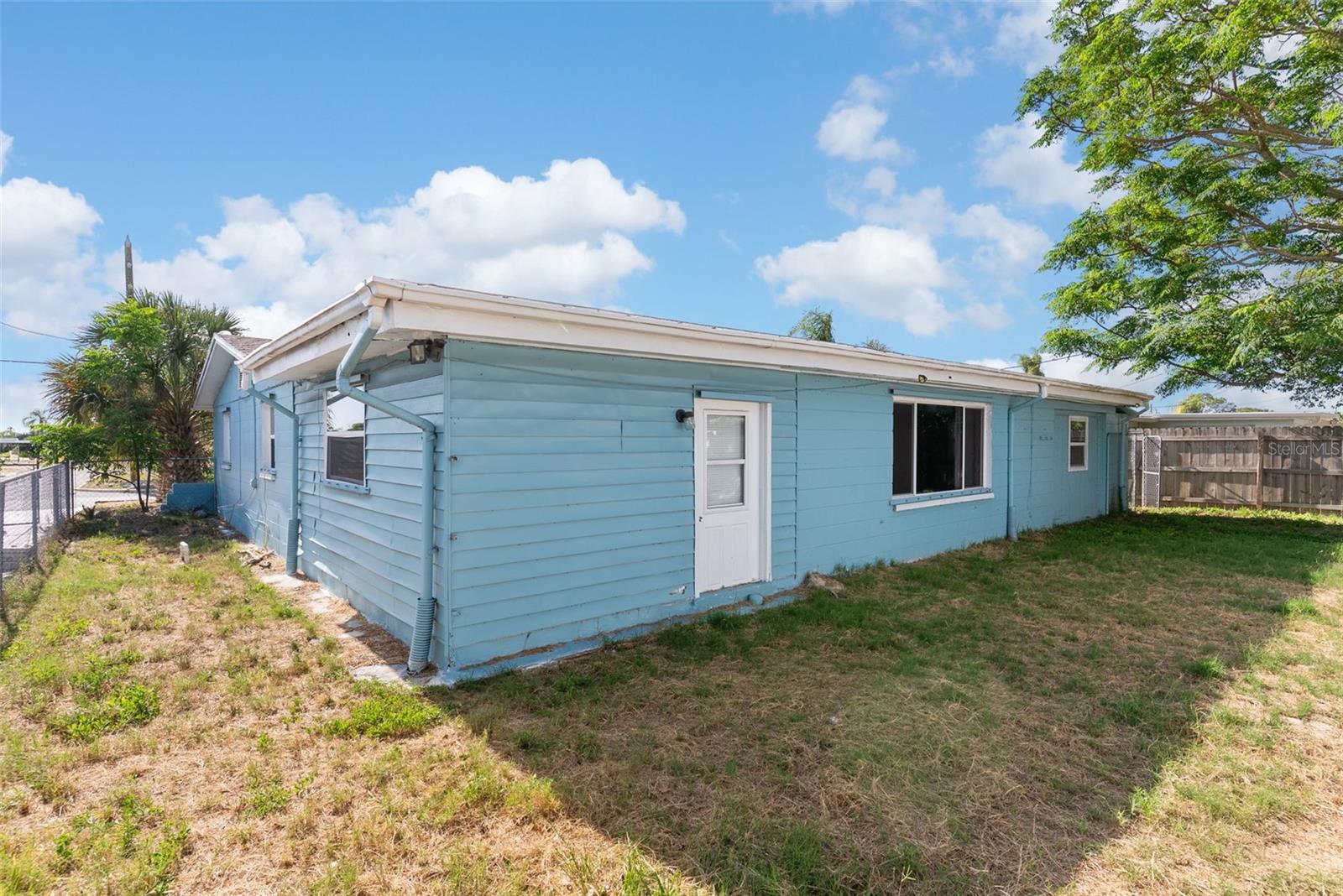 Image 17 of 19 For 2344 Tahitian Drive