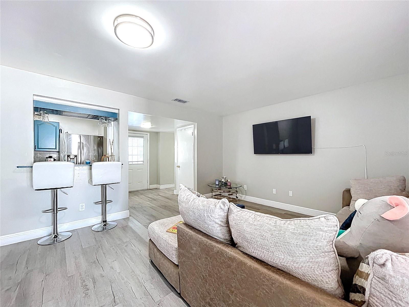 Image 15 of 43 For 6408 Town N Country Boulevard