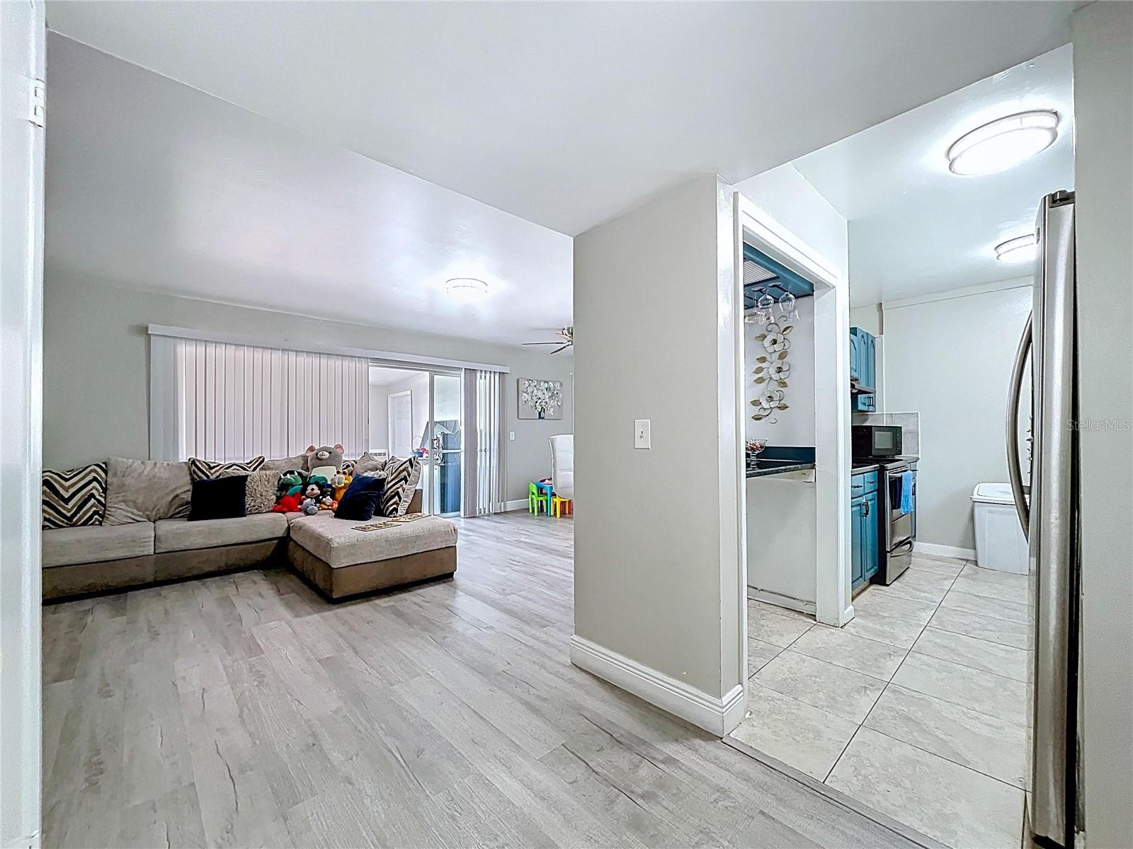 Image 19 of 43 For 6408 Town N Country Boulevard